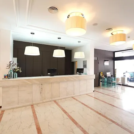 Aparthotel Legendary