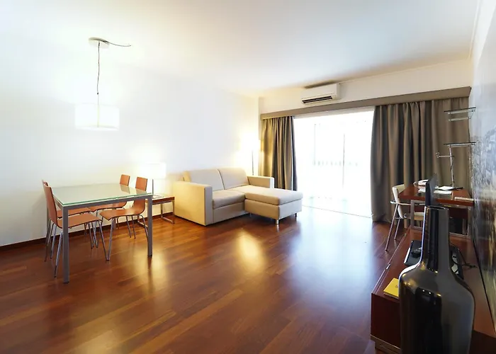 Legendary Aparthotel 4*