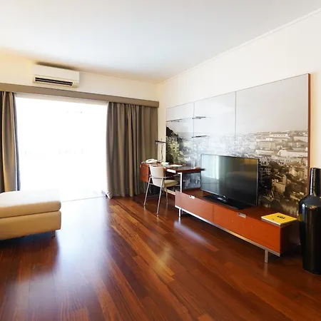 Lägenhetshotell Legendary 4*