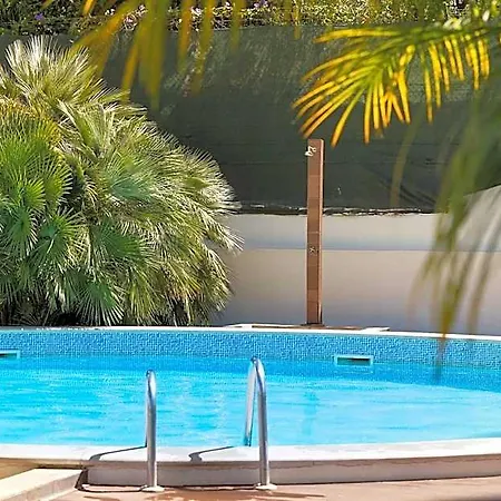 Legendary Aparthotel 4*